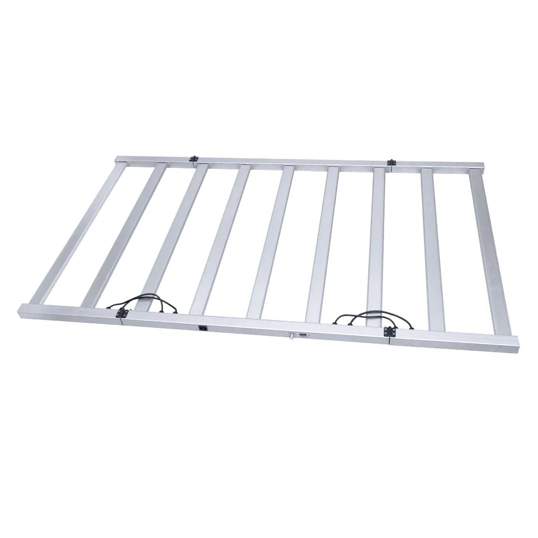 Panel LED Agrolite QB 1080W 3.0 BID de nueve barras, vista en perspectiva sobre fondo blanco.